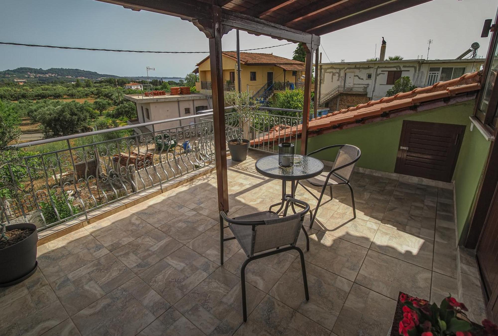 Taki'S Attic Apartment Agios Ilias  Екстериор снимка