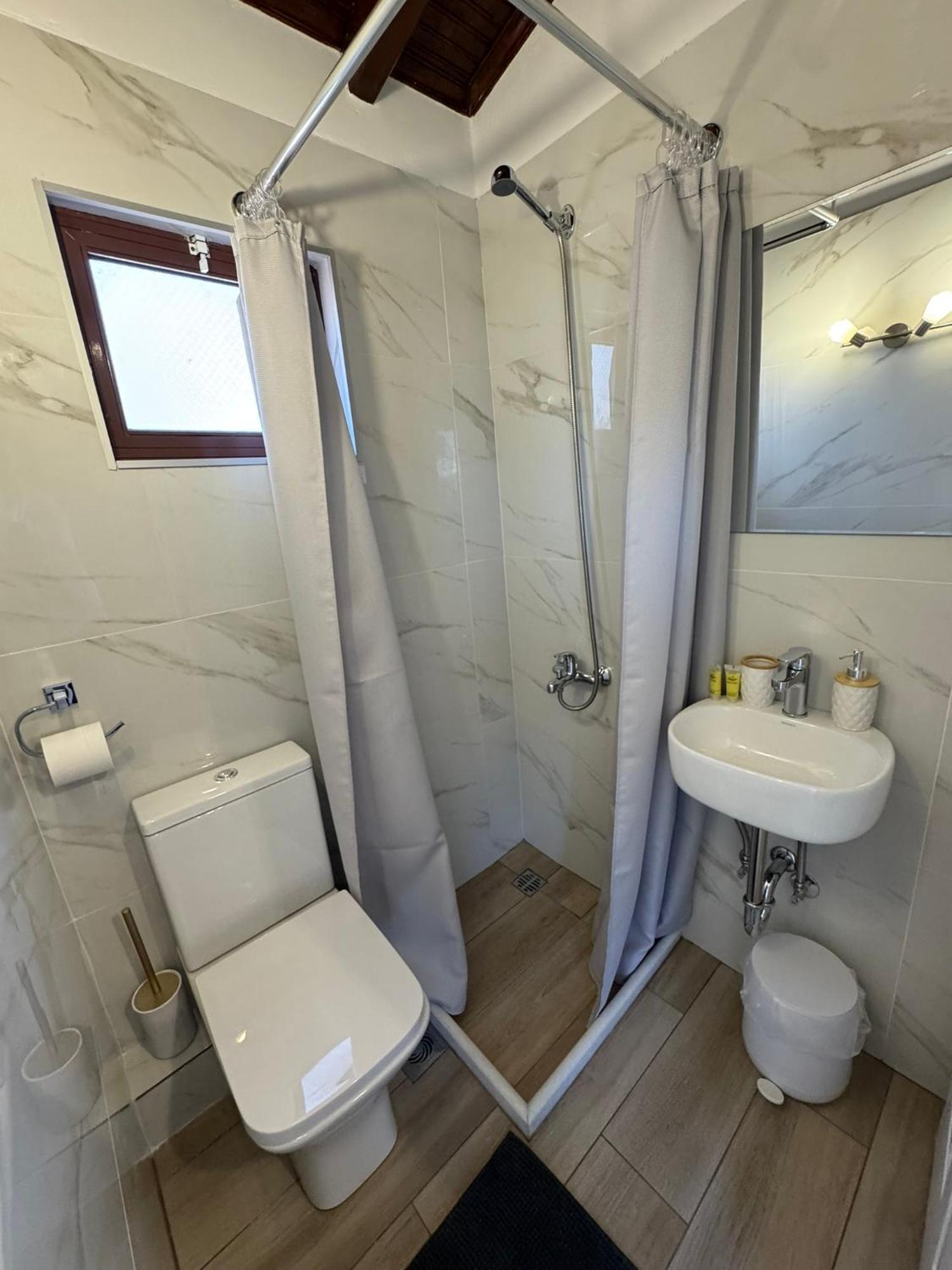 Taki'S Attic Apartment Agios Ilias  Екстериор снимка