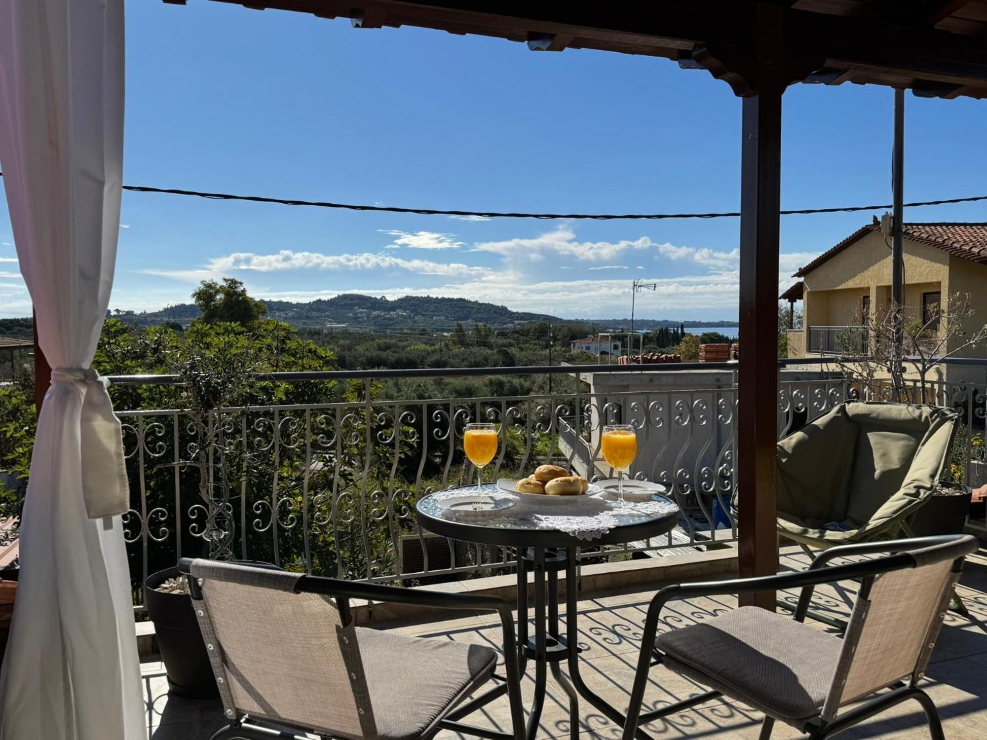 Taki'S Attic Apartment Agios Ilias  Екстериор снимка